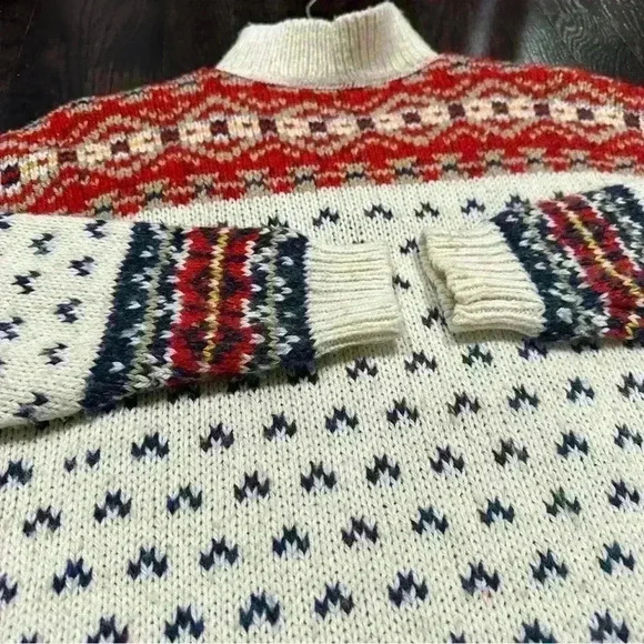 Liz Wear Women’s Sweater. Great Holiday Look. size medium. - Picture 12 of 12